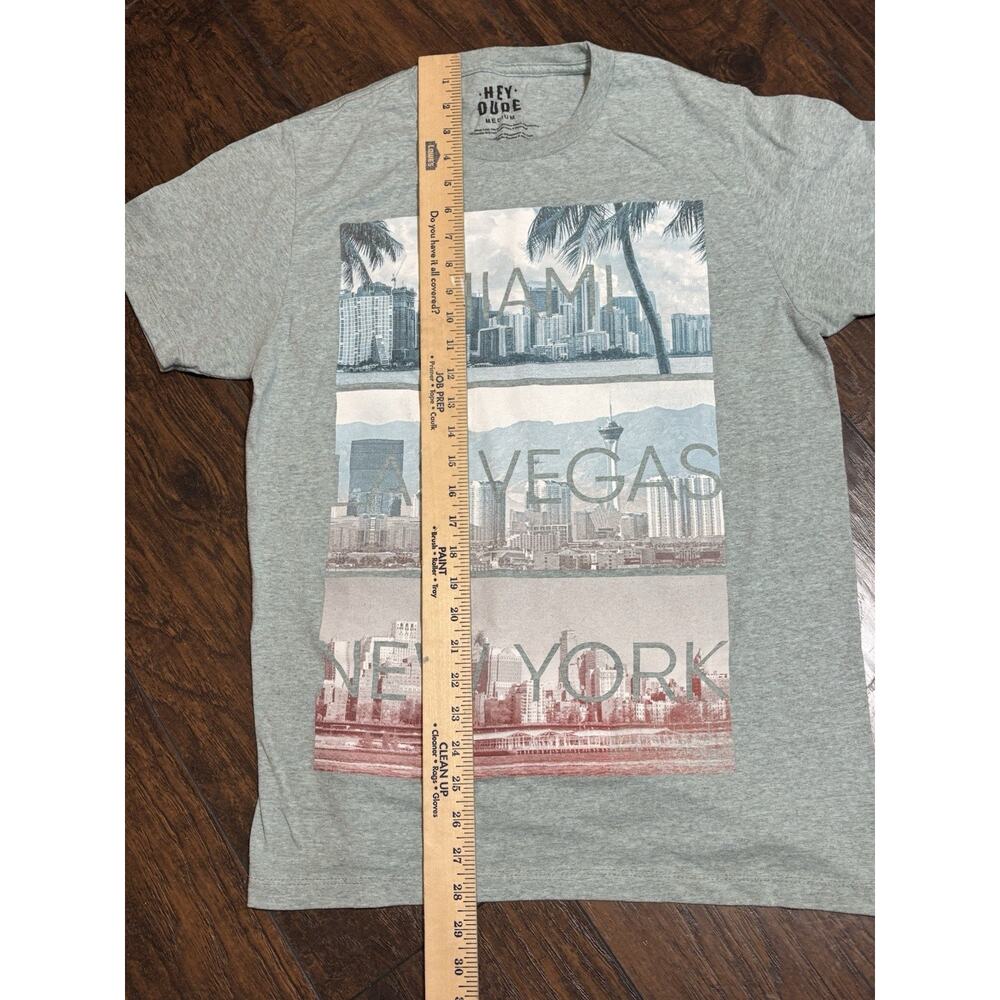 Hey Dude Miami Las Vegas New York Skyline City LARGE. Small Holes In Shoulder - Picture 2 of 7